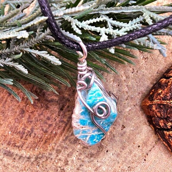 Nature Amazonite Raw Stone Wire Wrapped Pendant Necklace - Picture 7 of 10
